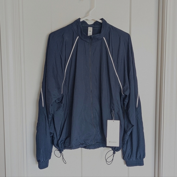 Lululemon License to Train Lightweight Jacket - True Navy sz 12